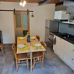 Mini Maison Terrasse Vue Montagne Proche Puy Mary בית נופש *