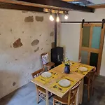 Mini Maison Terrasse Vue Montagne Proche Puy Mary בית נופש *