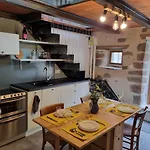 בית נופש Mini Maison Terrasse Vue Montagne Proche Puy Mary Dienne (Cantal)