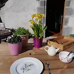 בית נופש Mini Maison Terrasse Vue Montagne Proche Puy Mary *