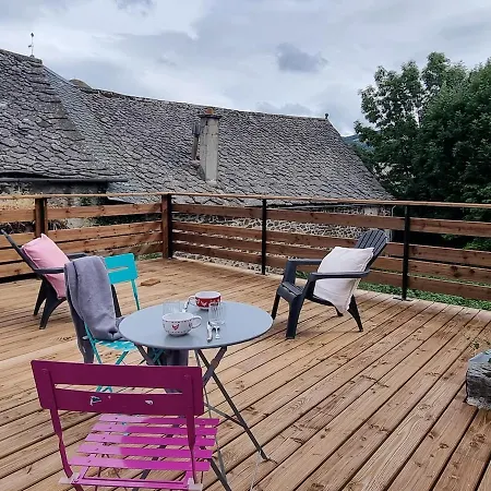 Mini Maison Terrasse Vue Montagne Proche Puy Mary 펜션