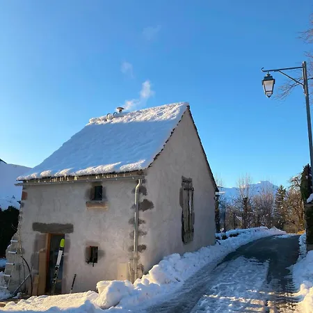Mini Maison Terrasse Vue Montagne Proche Puy Mary Vakantiehuis *