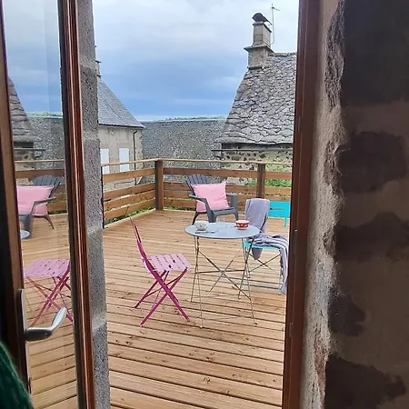 Mini Maison Terrasse Vue Montagne Proche Puy Mary Vakantiehuis *
