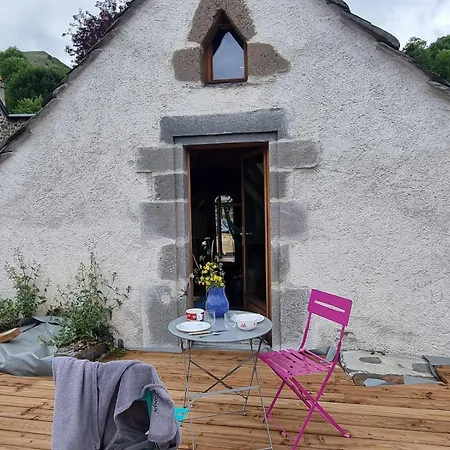 Mini Maison Terrasse Vue Montagne Proche Puy Mary Dienne (Cantal)