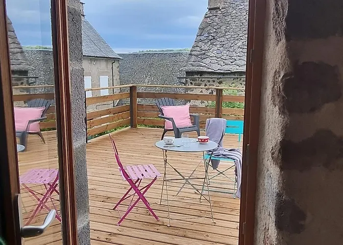 Mini Maison Terrasse Vue Montagne Proche Puy Mary Holiday home *