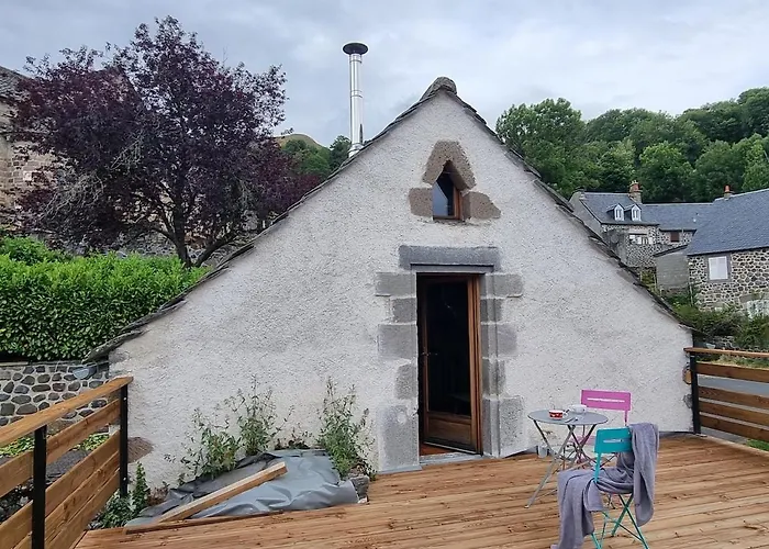 Holiday home Mini Maison Terrasse Vue Montagne Proche Puy Mary Dienne (Cantal)