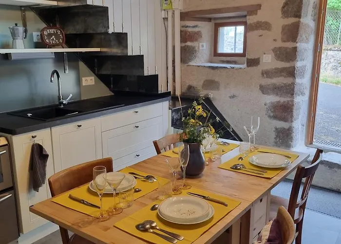 Holiday home Mini Maison Terrasse Vue Montagne Proche Puy Mary