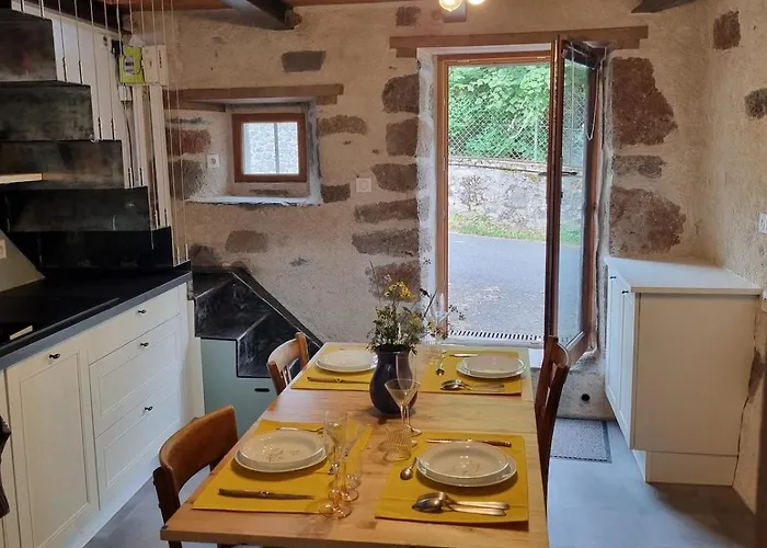 Holiday home Mini Maison Terrasse Vue Montagne Proche Puy Mary