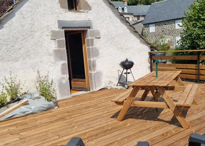 Mini Maison Terrasse Vue Montagne Proche Puy Mary Holiday home